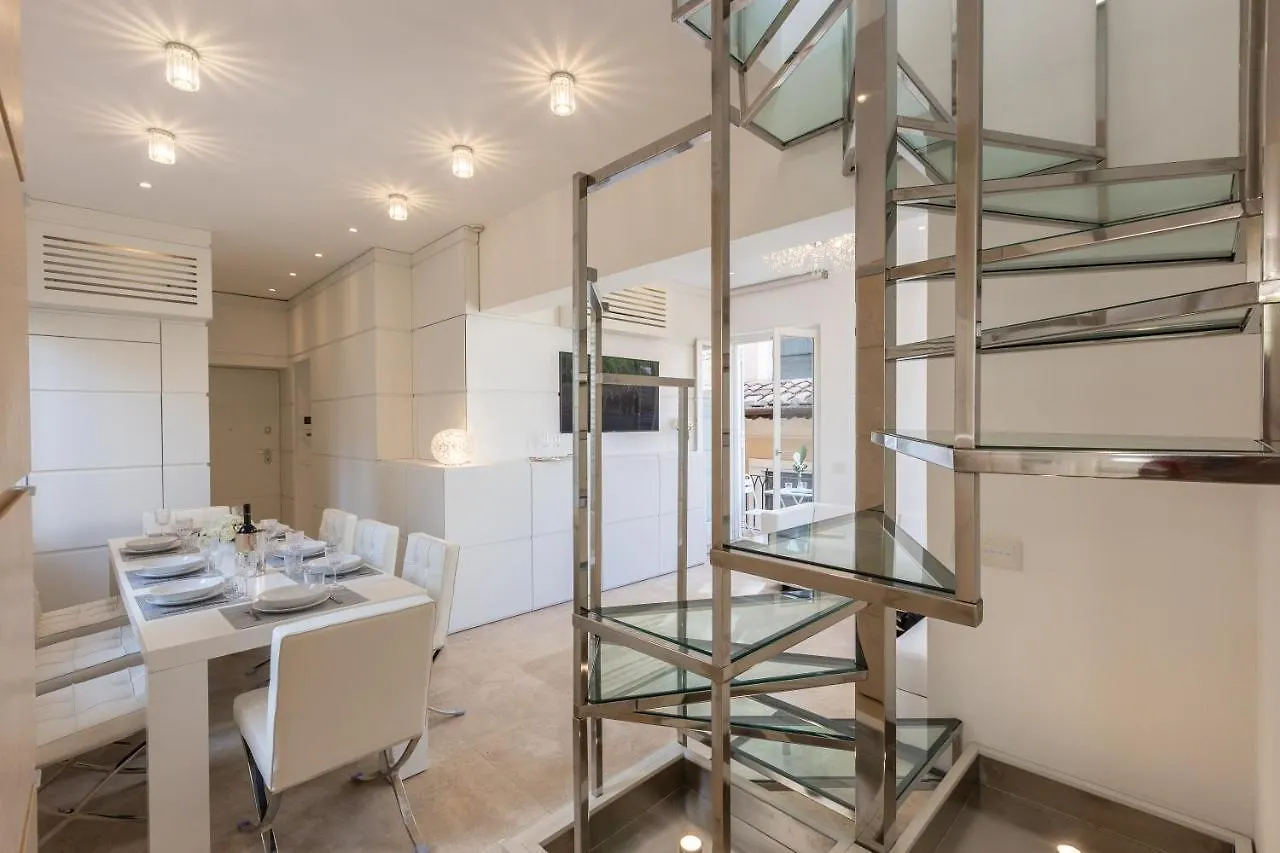Amazing 3 Levels Penthouse Piazza Venezia Apartment Rome